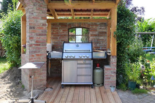 Propane Grill Assembly in Kirkland