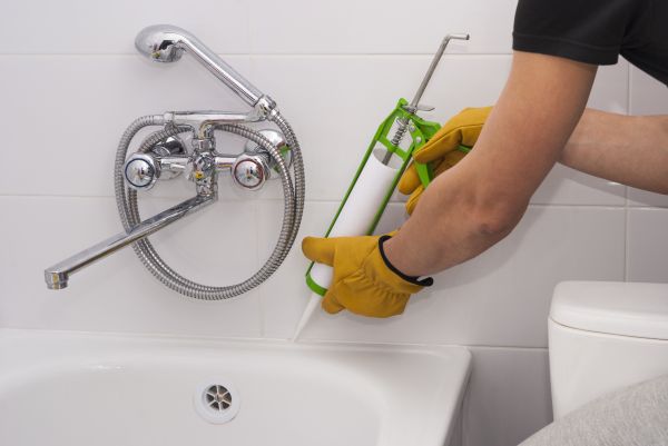 Bathtub Caulking in Kirkland