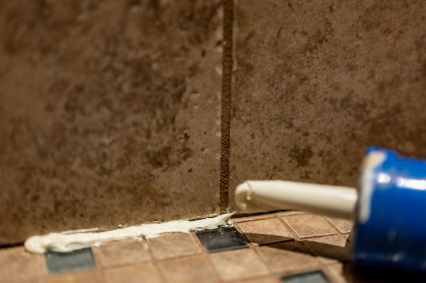 Shower Caulk Replacement in Kirkland